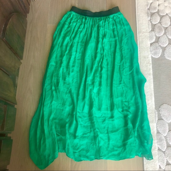 Dresses & Skirts - Bright green sheer maxi skirt elastic waist